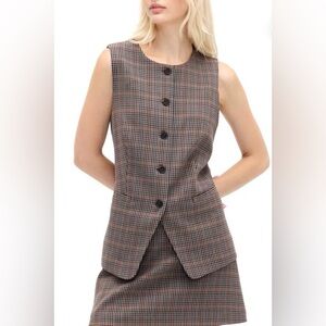 GAP Size Medium High Neck Vest in Brown Multi